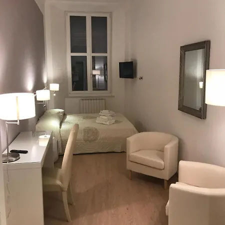 Sallustio - Only בית הארחה סיינה